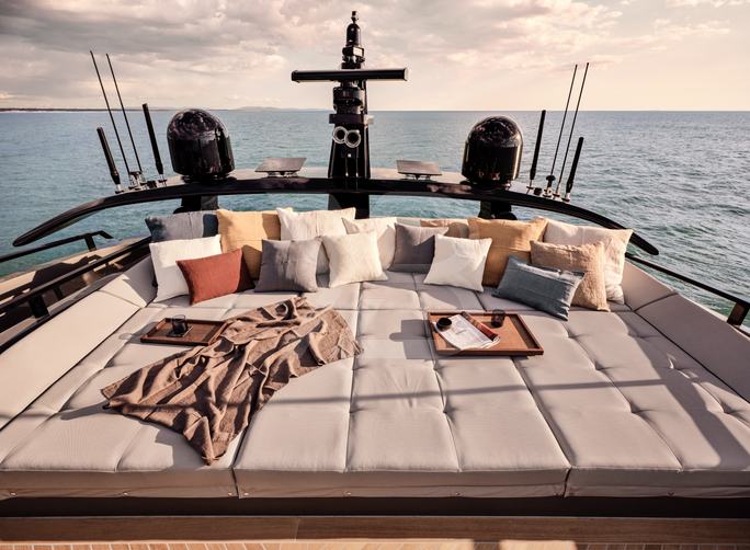 Effe yacht exterior 16