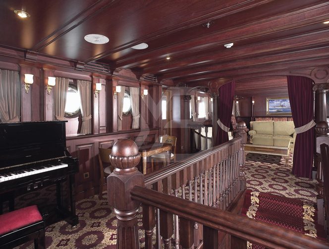 SS Delphine yacht interior 14