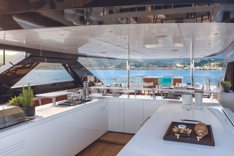 Asante yacht interior 34