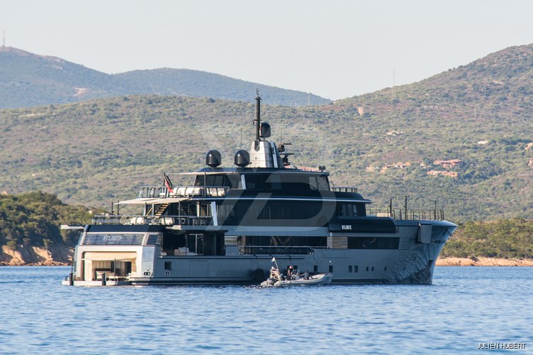 Atlante yacht exterior 3