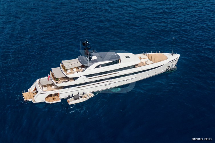 Alchemist yacht exterior 21