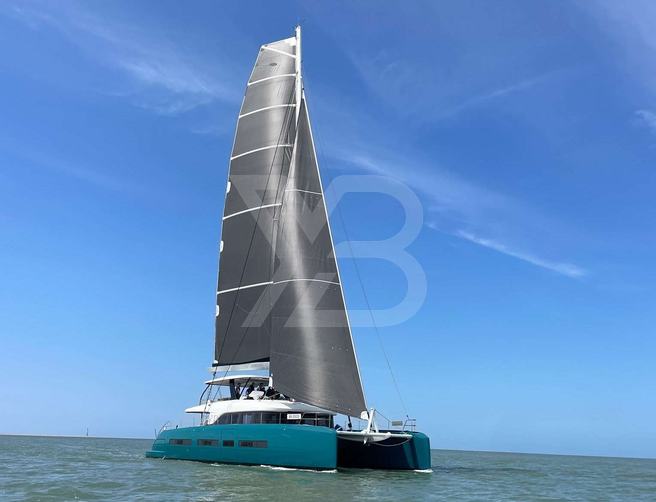 Imladris yacht exterior 2