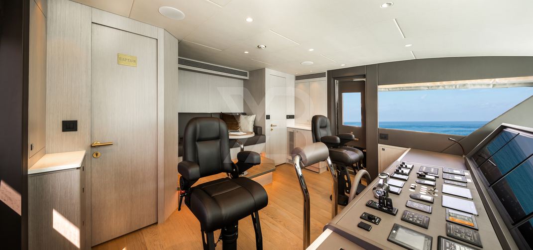 Ocean Lily yacht interior 15