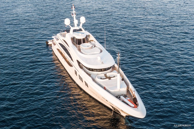 La Blanca yacht exterior 12