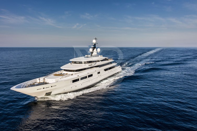 Suerte yacht exterior 10