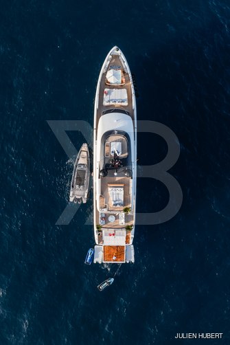 Alluria yacht exterior 4