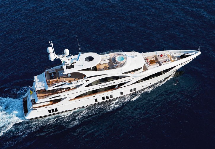 Domani yacht exterior 2