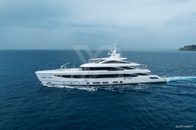 Lady I yacht exterior 8