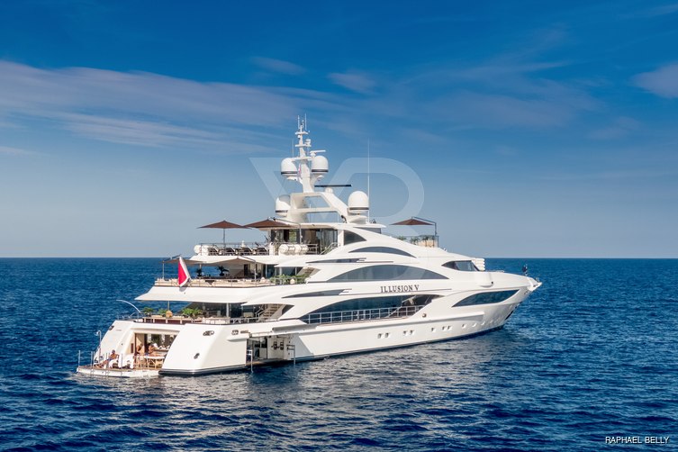 Illusion V yacht exterior 6