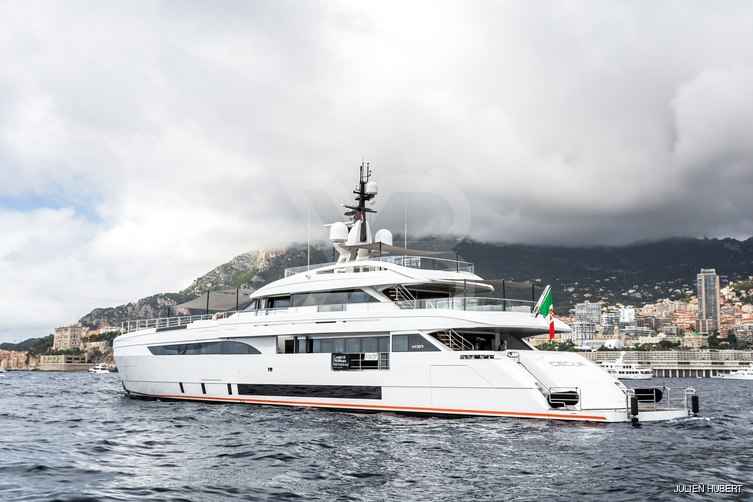 Stern yacht exterior 5