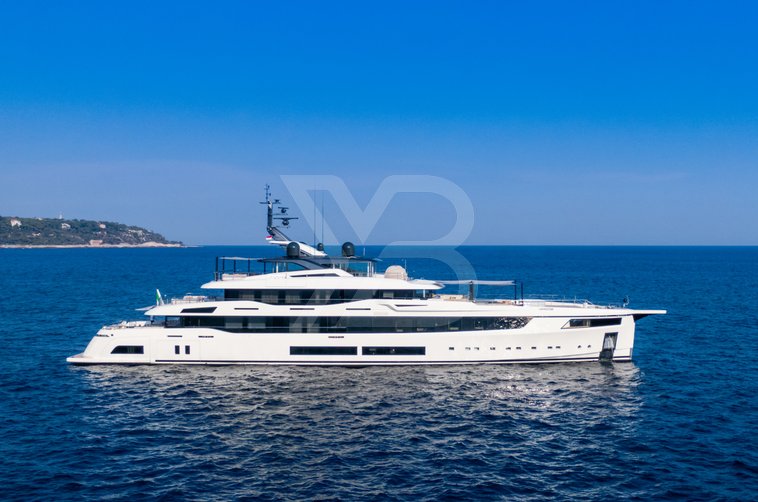 IVAH511 yacht exterior 9