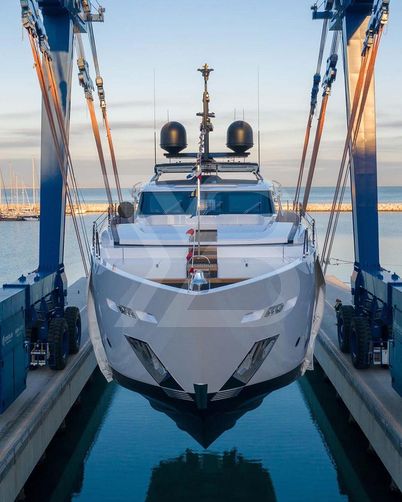 Gerry's Ferry yacht exterior 7