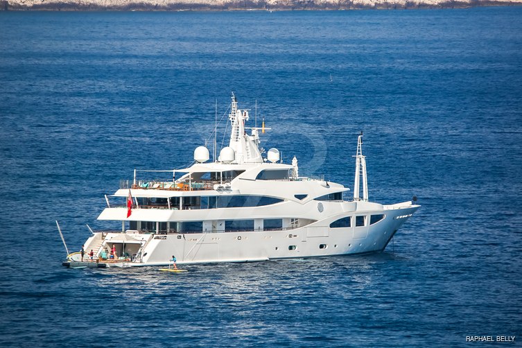 Aifer yacht exterior 4