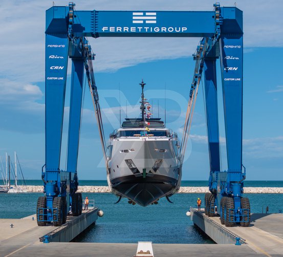 MM yacht exterior 8