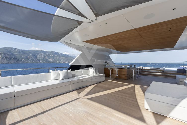 Extra Time yacht exterior 8