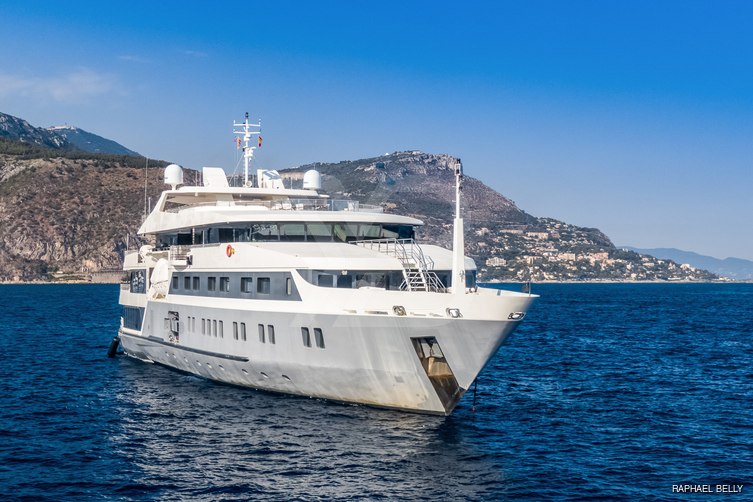 Marquise yacht exterior 13