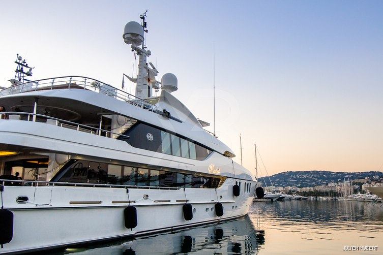 Rahil yacht exterior 2