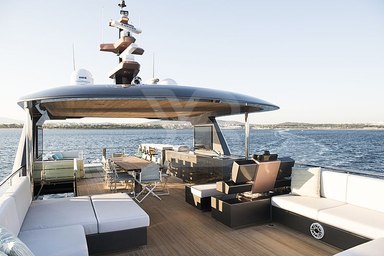 Saint V yacht exterior 22