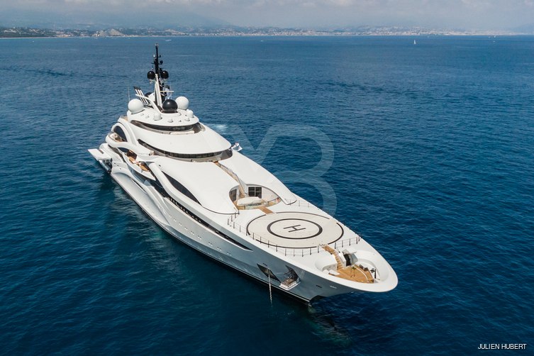 Al Lusail yacht exterior 11