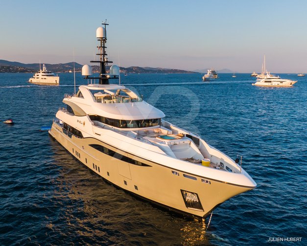 Moonraker yacht exterior 21