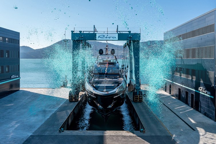 Lady First yacht exterior 10