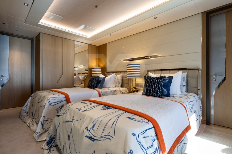 Artisan yacht interior 155