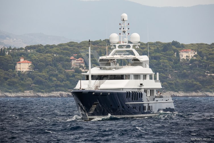 Triple Seven yacht exterior 3