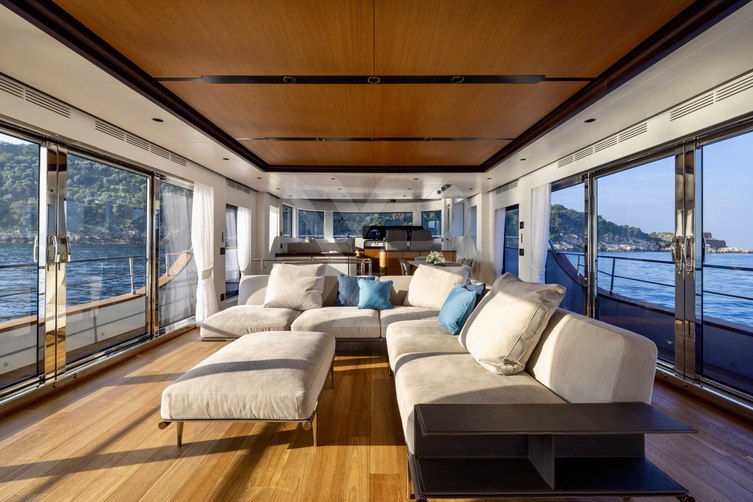 Gipsy VI yacht interior 7