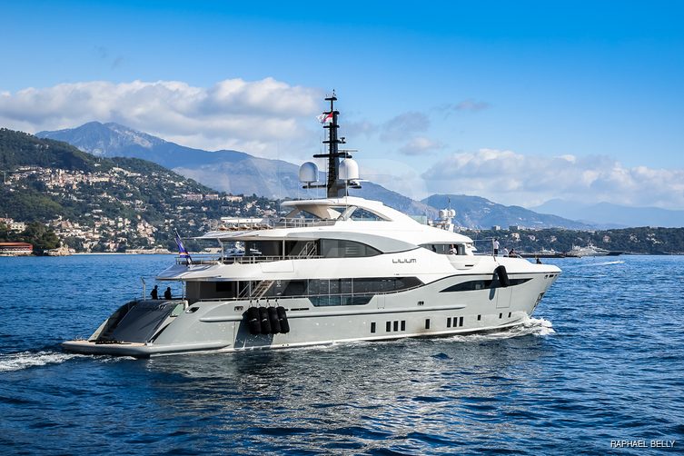Moonraker yacht exterior 13