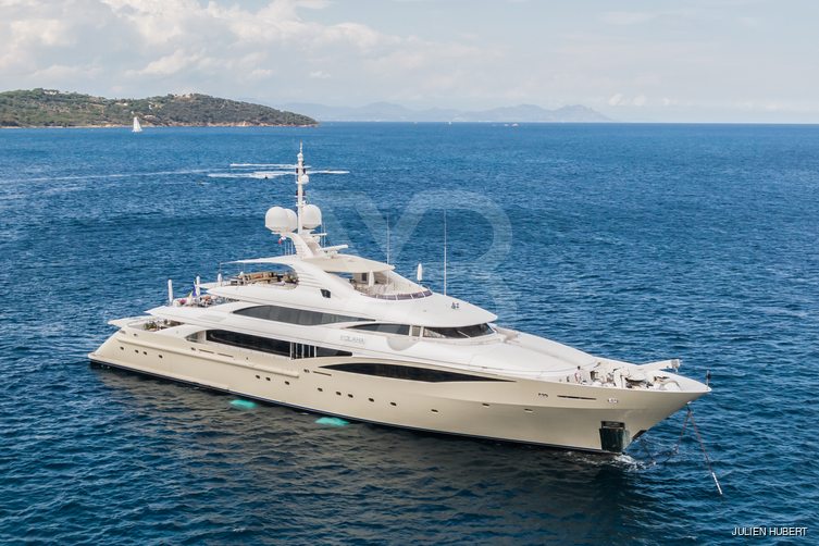 Kolaha yacht exterior 2
