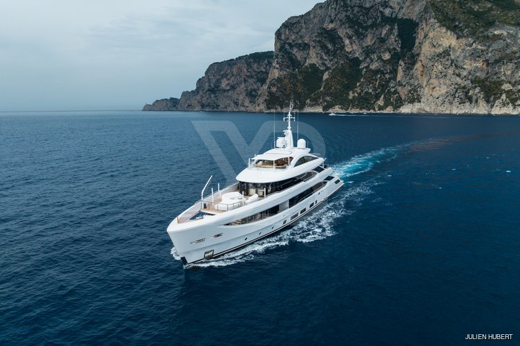 Lady I yacht exterior 16