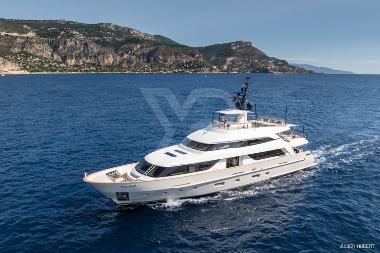 Aramis yacht exterior 4