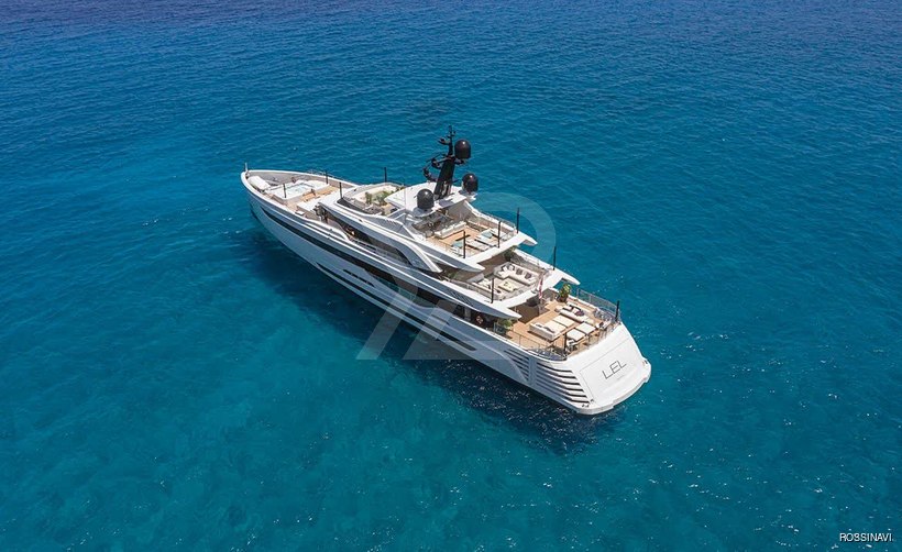 LEL yacht exterior 19