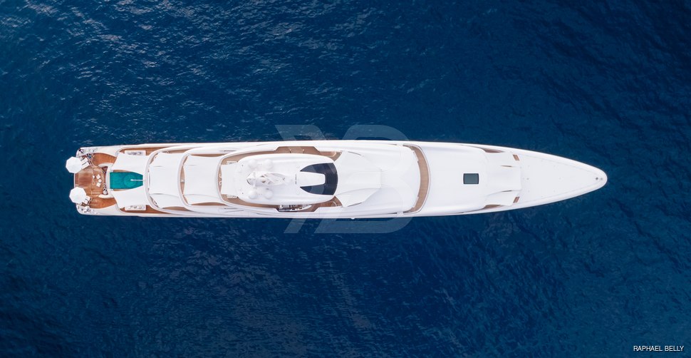 H3 yacht exterior 6