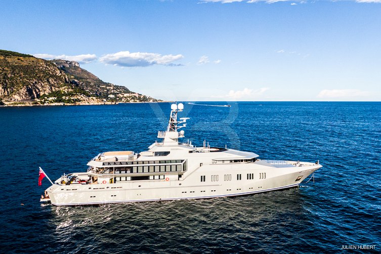 Skat yacht exterior 20