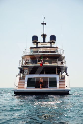 Oid yacht exterior 8