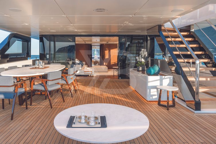 Asante yacht interior 28