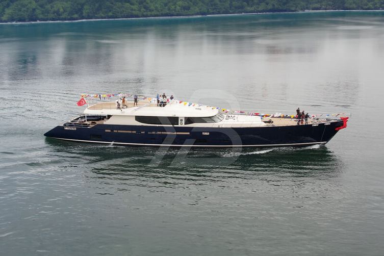 Legato yacht exterior 8