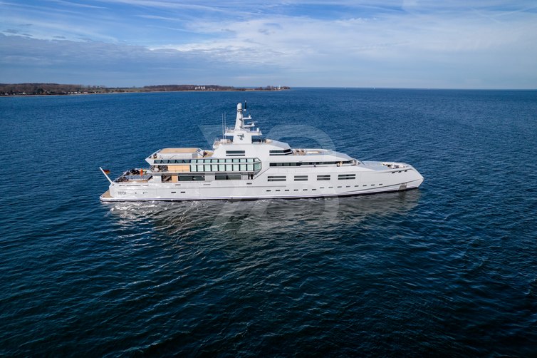 Norn yacht exterior 2