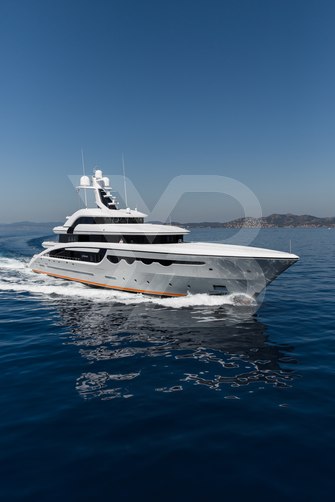 Starlust yacht exterior 2