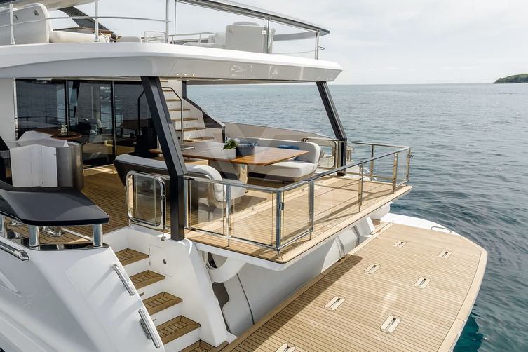 Spribe yacht exterior 7