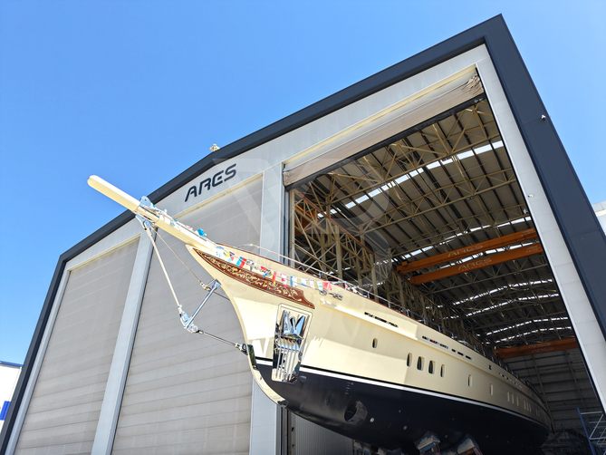 Simena yacht exterior 9