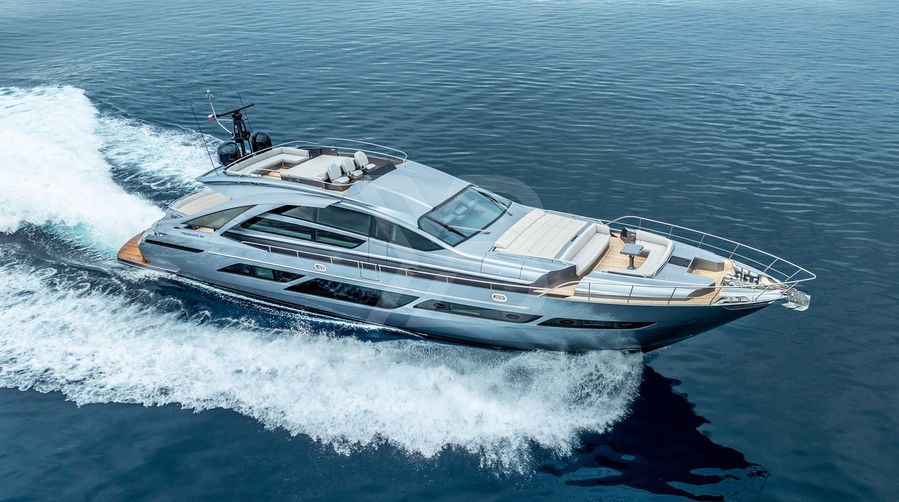 Mavis yacht exterior 2