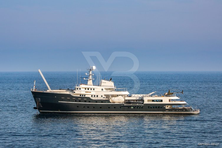 Aqua Lares yacht exterior 5