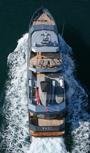 Akiko yacht exterior 3