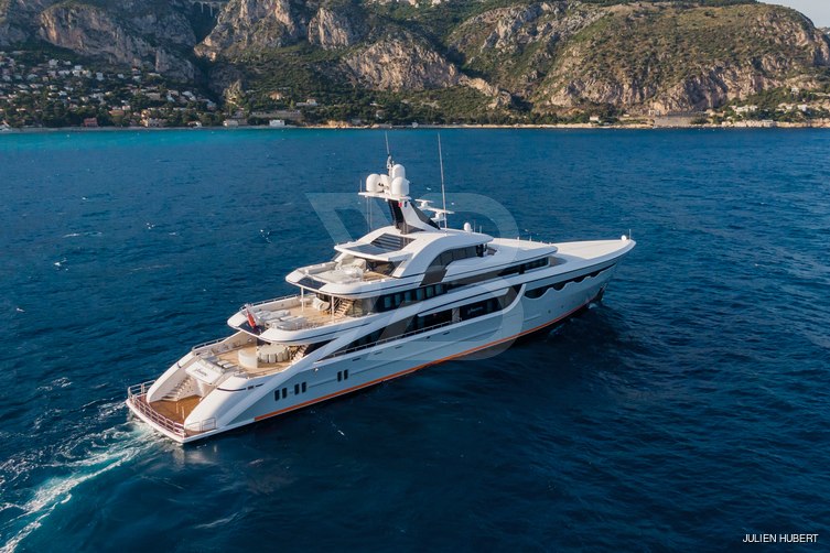 Starlust yacht exterior 101