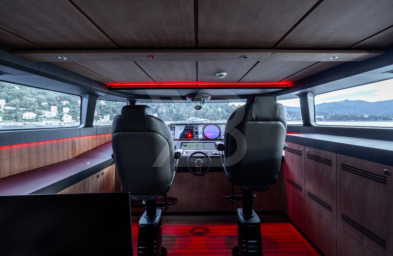 San yacht interior 86