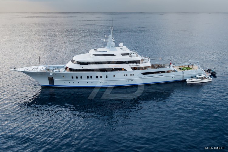 Victorious yacht exterior 33