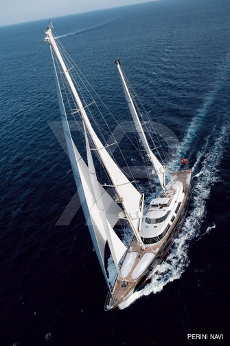 Tamsen yacht exterior 2