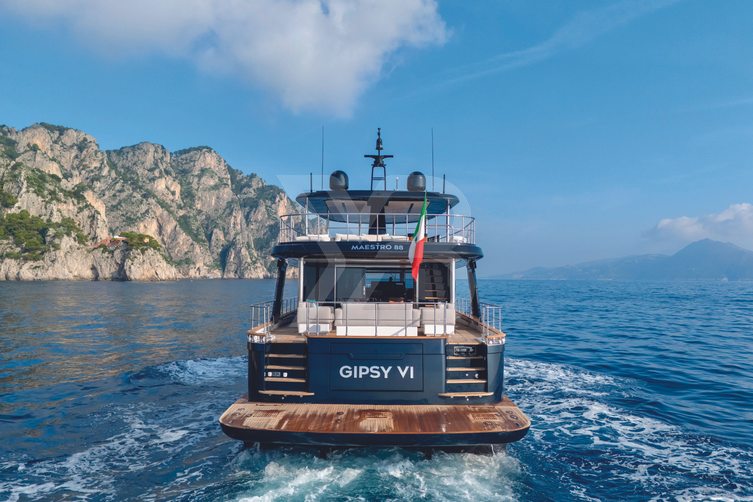 Gipsy VI yacht exterior 46